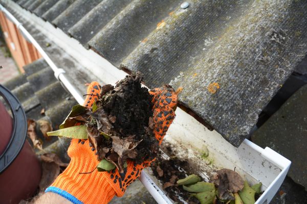 Seamless Gutter Cleaning in Broomfield